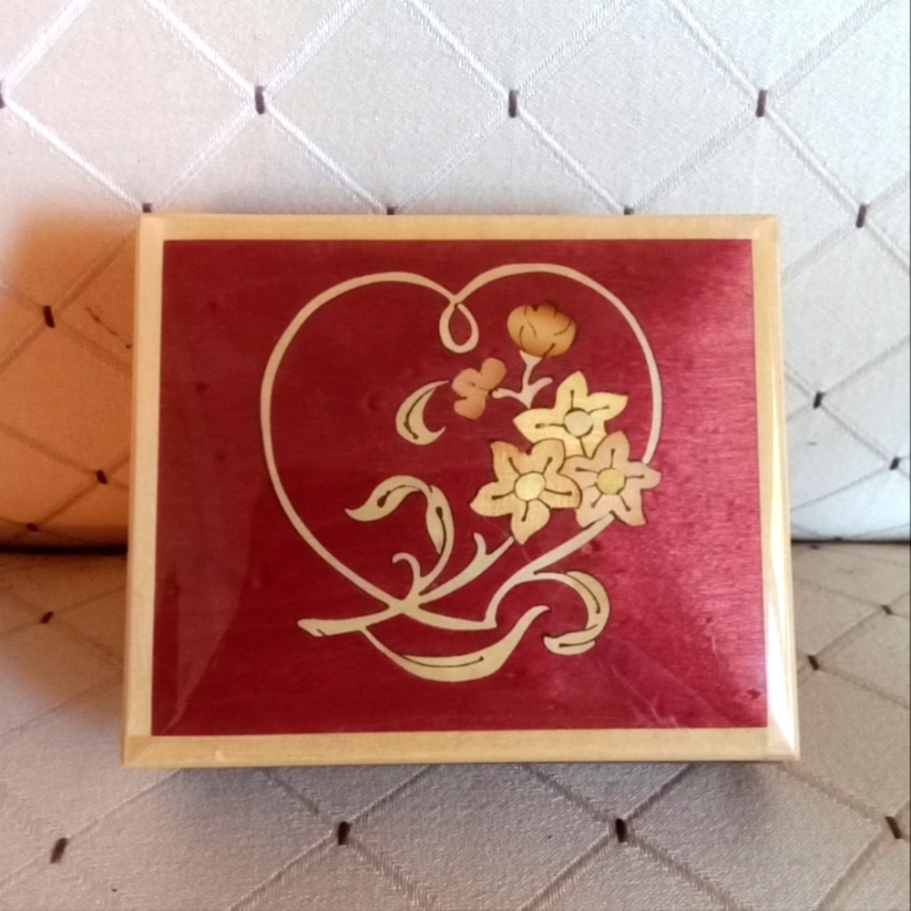 MUSIC BOX, ITALIAN
